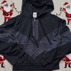 Light Weight Crop Half Zip.